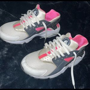 Nike Pink Black and White Huaraches